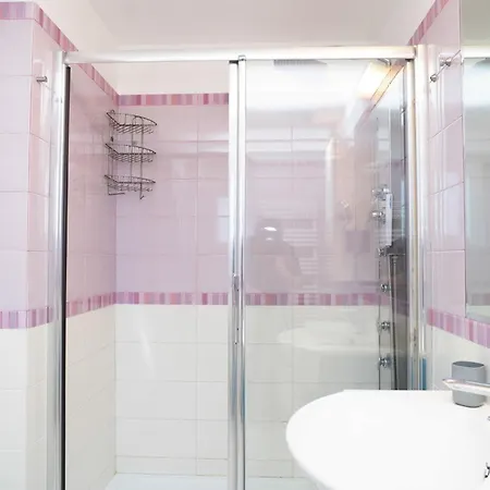 Moderna Con Piscina A Due Passi Dal Golf Club *